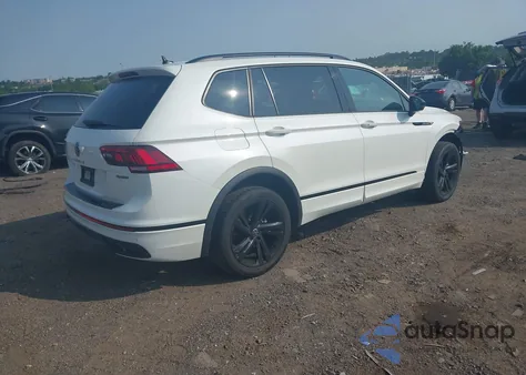 2023 Volkswagen Tiguan 2.0T Se R-Line Black z USA, uszkodzony, nr VIN 3VV8B7AX9PM055640